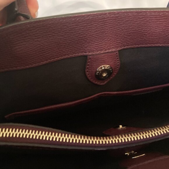 Auth. Burberry Leather & House Check Medium Banner Handbag With Strap *MINT* - Picture 14 of 16
